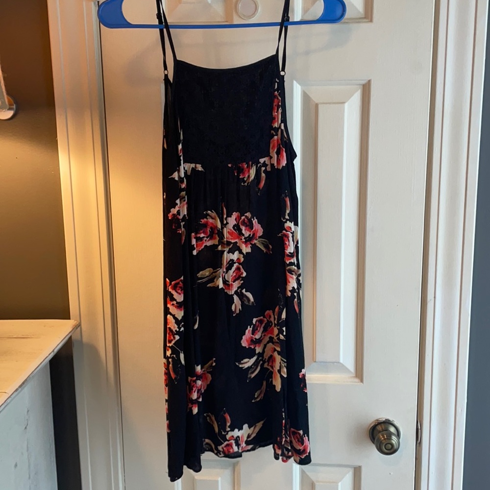 Kendall & Kylie dress size M